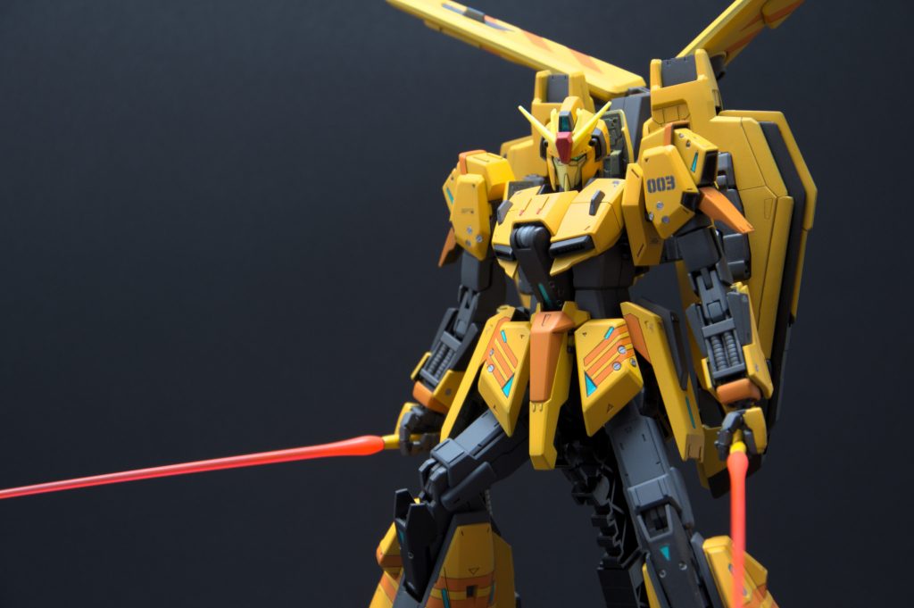 ビームサーベル今回は機体に合わせてオレンジ寄りに塗装。