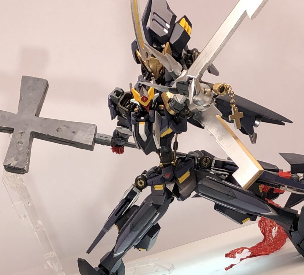 相変わらず十字架メイスが重すぎてポージングさせ辛いです。