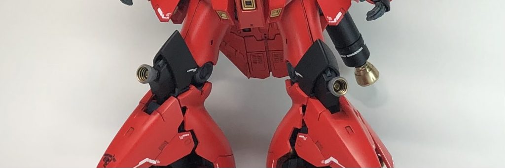 膝部分、タンク部分にバーニアを追加。ゴールドで塗装してます。