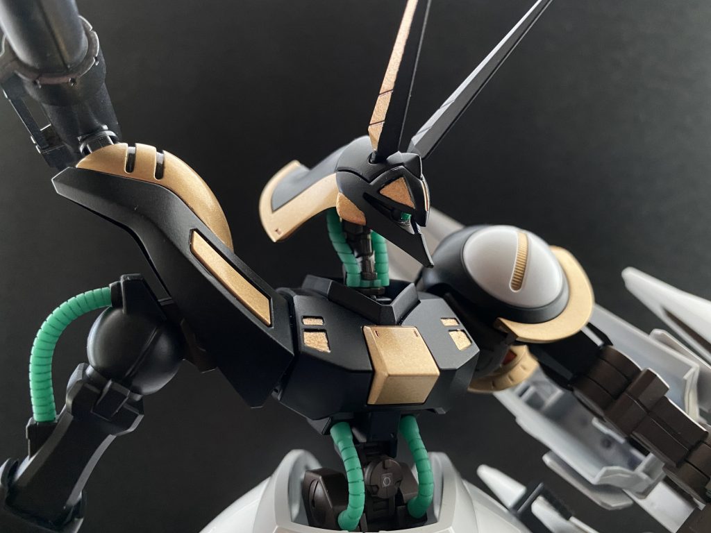 　昨年末、よく行くデパートのおもちゃ売り場から、ガンダム関係のプラモが消えた。(30MMも)いつも行く某デンキも何ヶ月と品揃えは変わらない。ガンプラ作るのやめようか、そんな考えがよぎるなか、奇跡的に購入できたバウンド•ドック(ゲーツ機！)。　嗚呼、ガンプラ作ってもいいんだ。40代前半。冬の。夜。