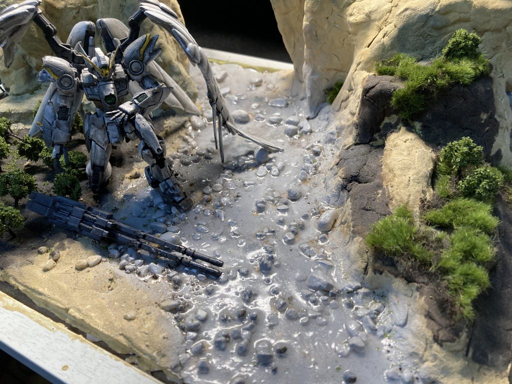 川です。「なんかレジン少なくね？」と思ったそこのあなた。世の中には漏れ防止用のテーピングを忘れる馬鹿がいるんです。多めに見てやってください。