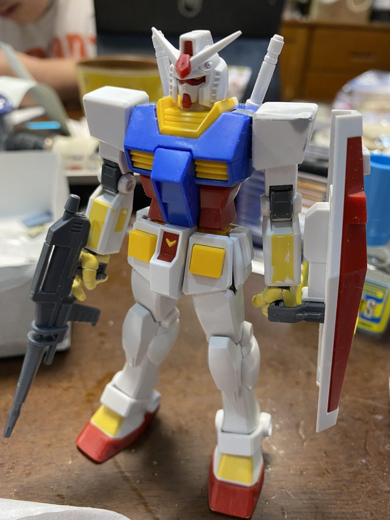 襟やダクトなど塗装しやすいように後ハメ加工もしています。千円もしないキットで2ヶ月ほど遊べました(^^)