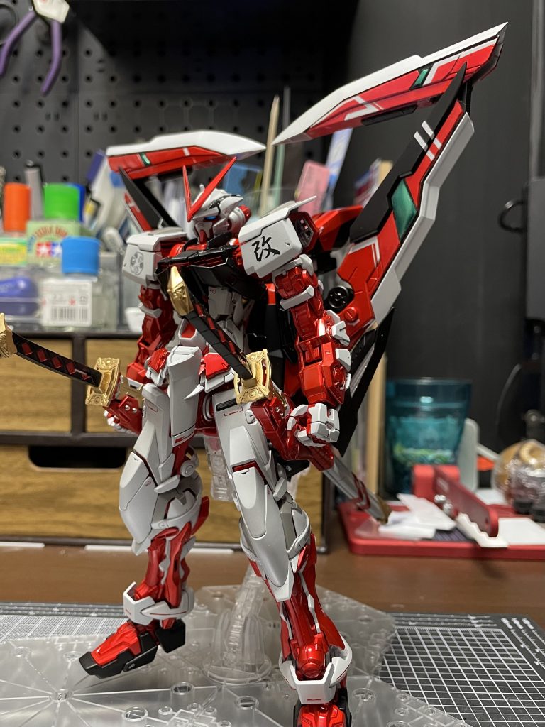 改修塗装後。ずっとこのデザインで作ってみたかったんですよね〜。参考になる作例とかは一切見当らず…どうしたらそれっぽくなるかは触りながら考えました。ミキシングだろうがストレートだろうが行き当たりばったりが僕のスタイルです。次へ。