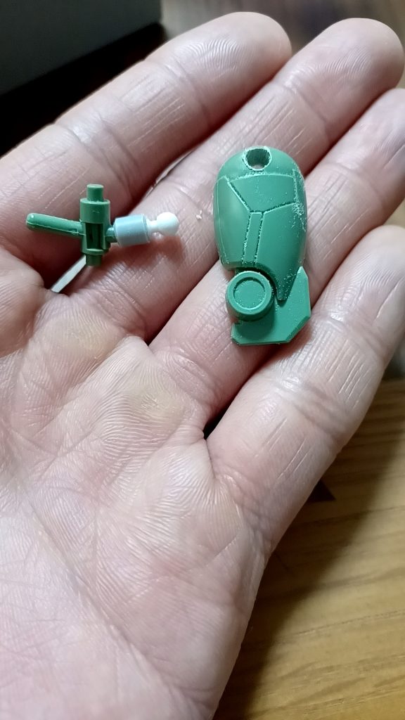 足の関節も、自由度を高めたくて。