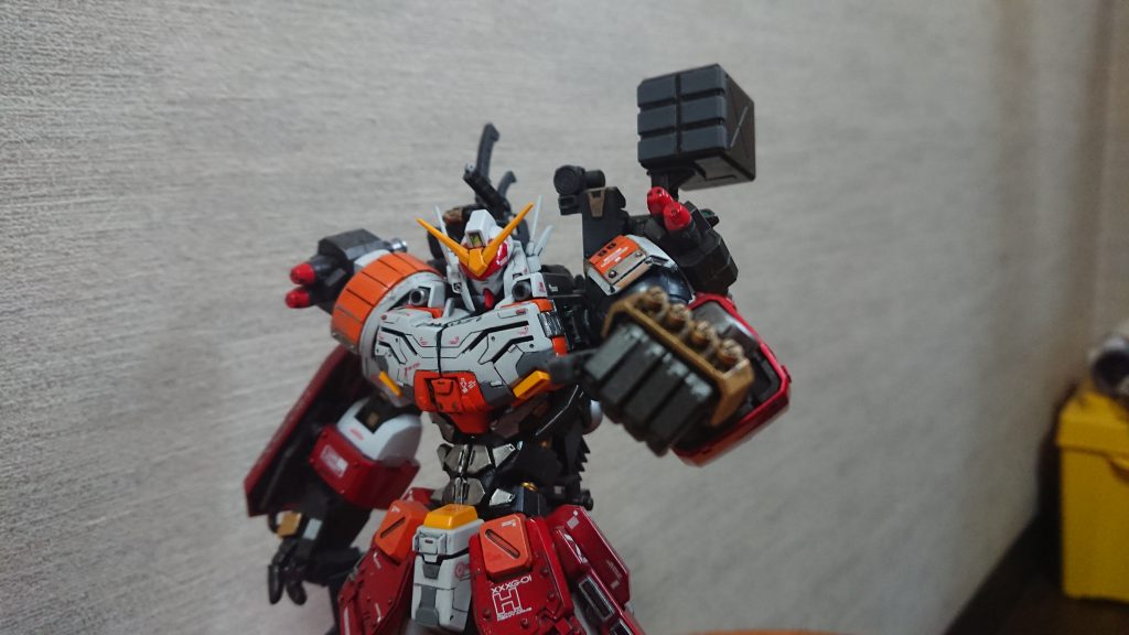 トールギスやタイタスで腕をゴツくしてあります