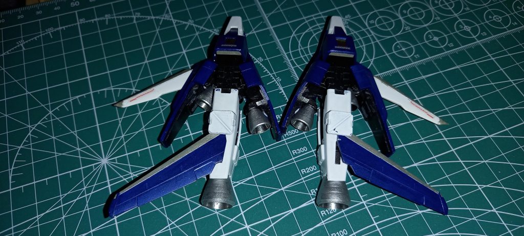 バックパック端部をカットし特大バーニアを追加追加の羽はバーニア強化に伴う姿勢制御用と言う設定