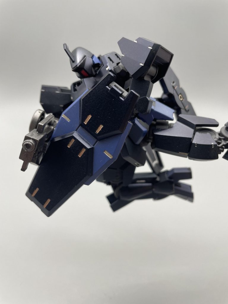 組みやすく塗りやすく遊びやすく、鉄血キットは楽しいのでつい買ってしまう…実弾&実体武器で好みにドンピシャなのもあるのですが。G型を作ったのが去年のザクの日、ということは利用を始めて1年経ったわけで。時の流れが早い…ご覧いただき、ありが(パンパンパン