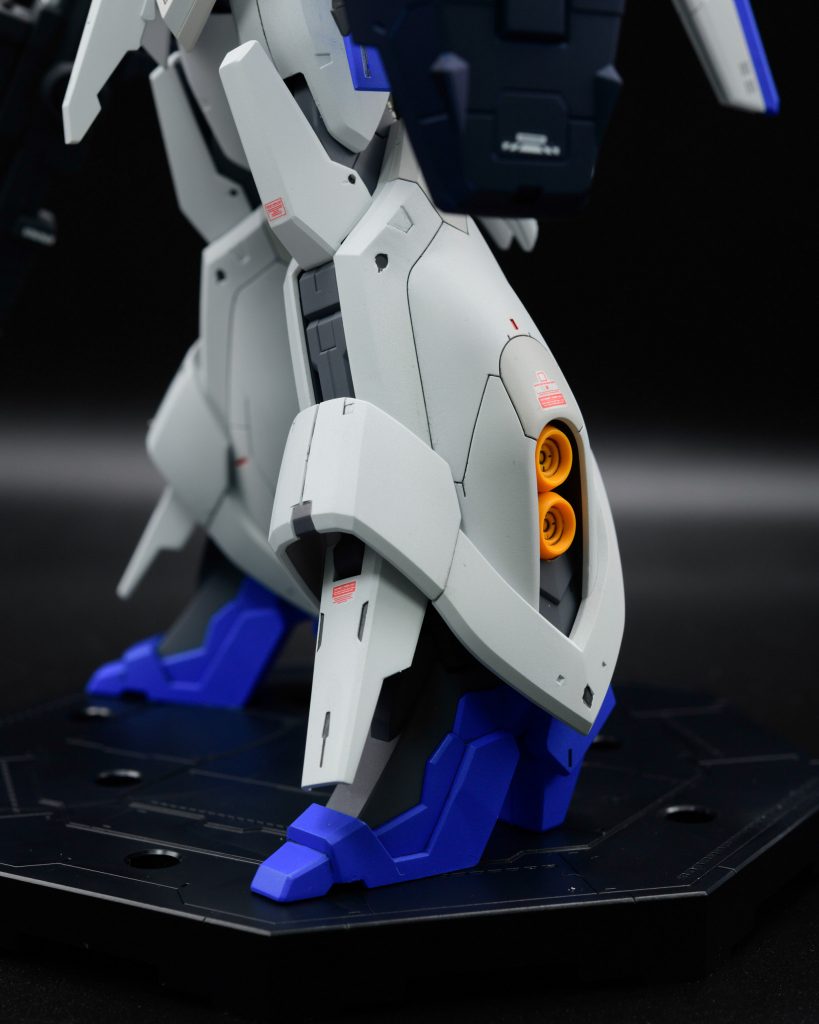 膝パーツはエッジを出すためにC面をカンナ掛け。