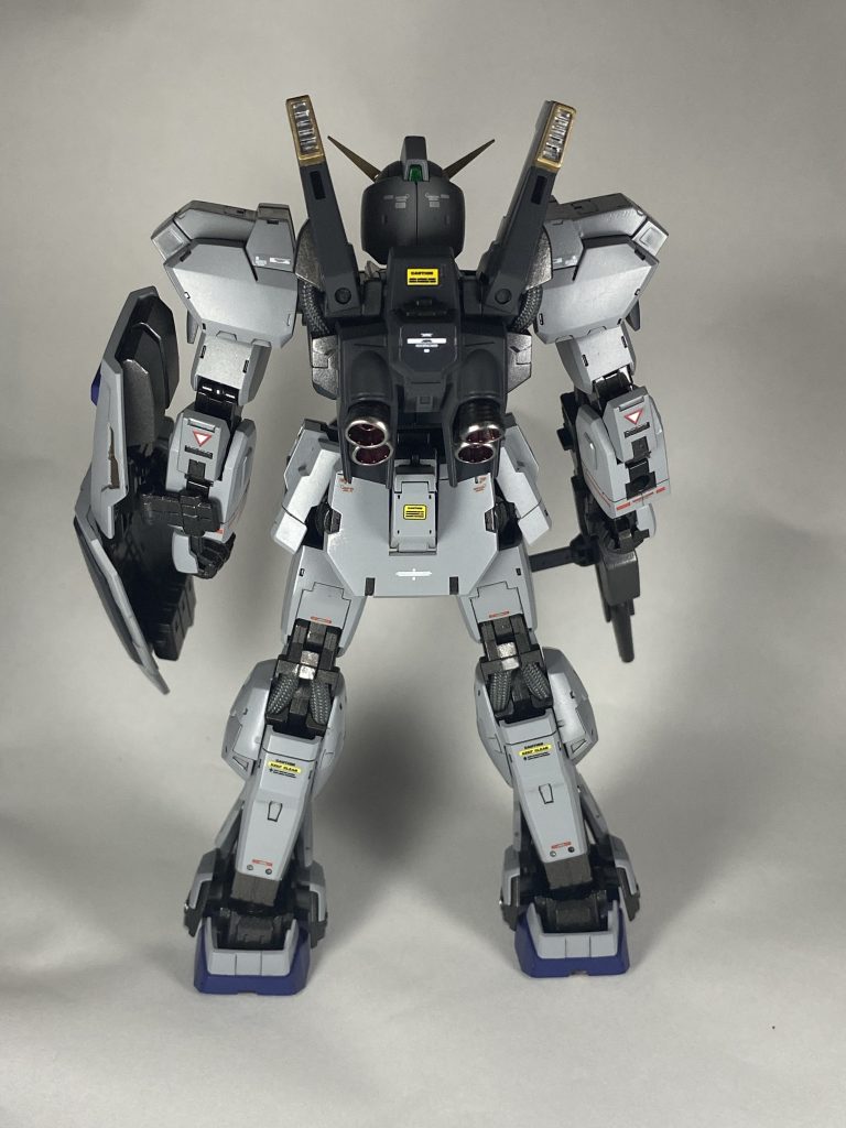 全体写真をぐるりと。キット自体は素のままですが、表面処理とスジ彫りの彫り直しを行って完成度を上げています。