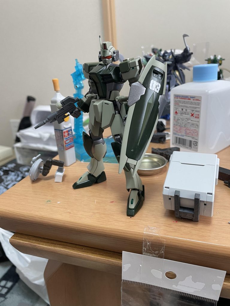 レドームの写真忘れましたが自作の基部は磁石をプラ板で箱型に囲いコトブキヤのジョイントでバンダイのレドームを取り付けた簡単工作をしたやつになります。初めてにしては良くできたなと関心しました(笑)マジで本格的な自作パーツを作れる方は凄いなと思いました。それでは最後までご覧いただきありがとうございました。