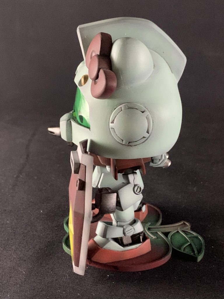 ヘルメット横の丸はMGガンキャノンのくるぶしがイメージにピッタリだったのでジャンクから拝借これ見つけた瞬間電気走りました🤩👍