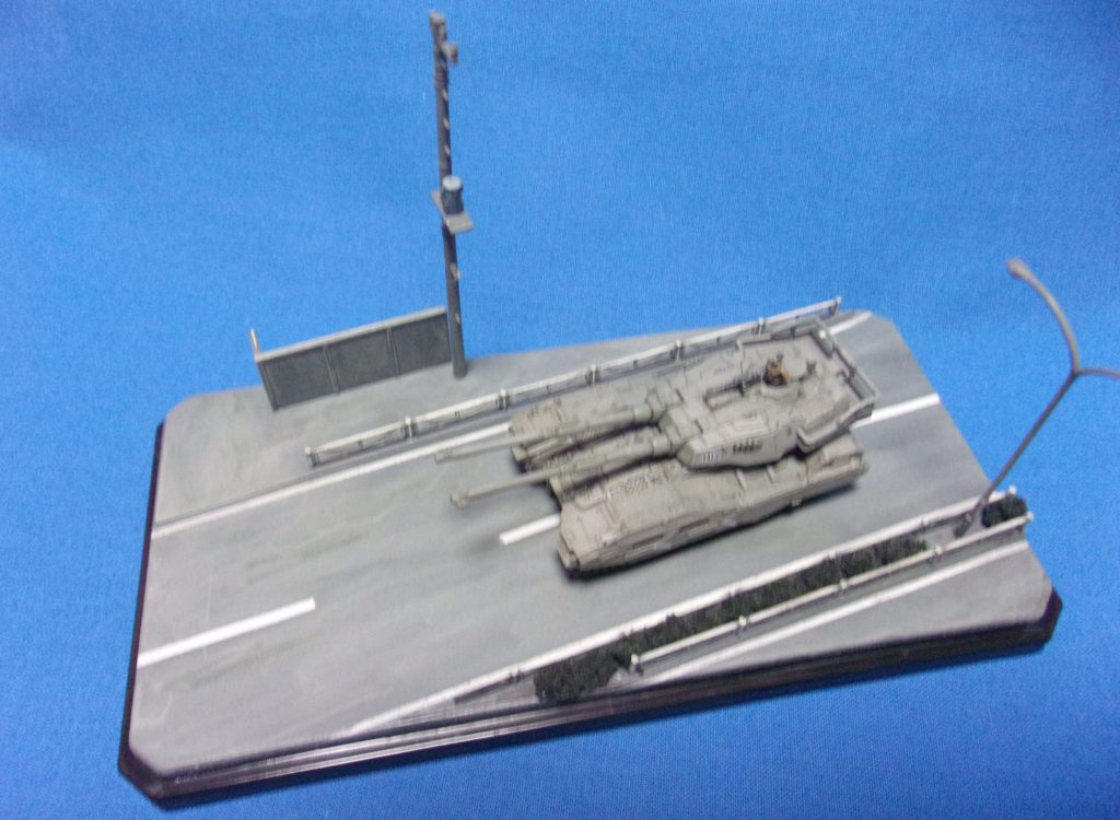 全体はこんな感じです。万年塀や電柱が宇宙世紀にあるのかはわかりませんが…。