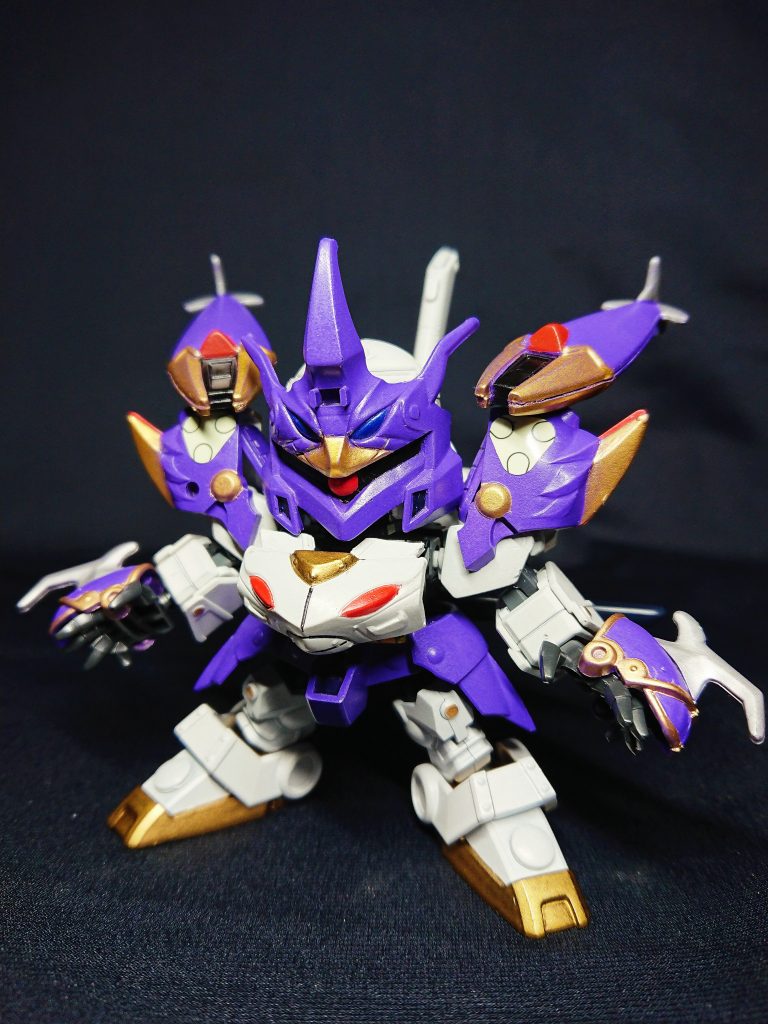 装備を追加した闇の力解放形態。対磁重練威多(ツインジェネレイター)は2コ1で形にしネオジムで肩と接続しているため、ポージング時に干渉せず可動します。闇の魔爪は腕接続から籠手に変更し、忍者らしさを出しています。