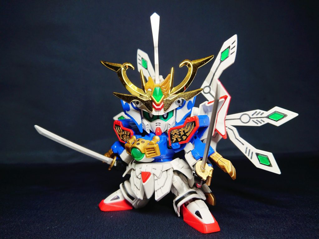 スーパーモード 爆熱の陣闘覇の羽織を展開した形態で、旧BB戦士版と比べるととんでもなく進化しています。なお、SDガンダムは現行でクロスシルエット→SDGWヒーローズと続くシリーズですが、LGBBの頭身バランスはトップクラスに良く、BB戦士の中でも最も扱いやすい素体だと思います。