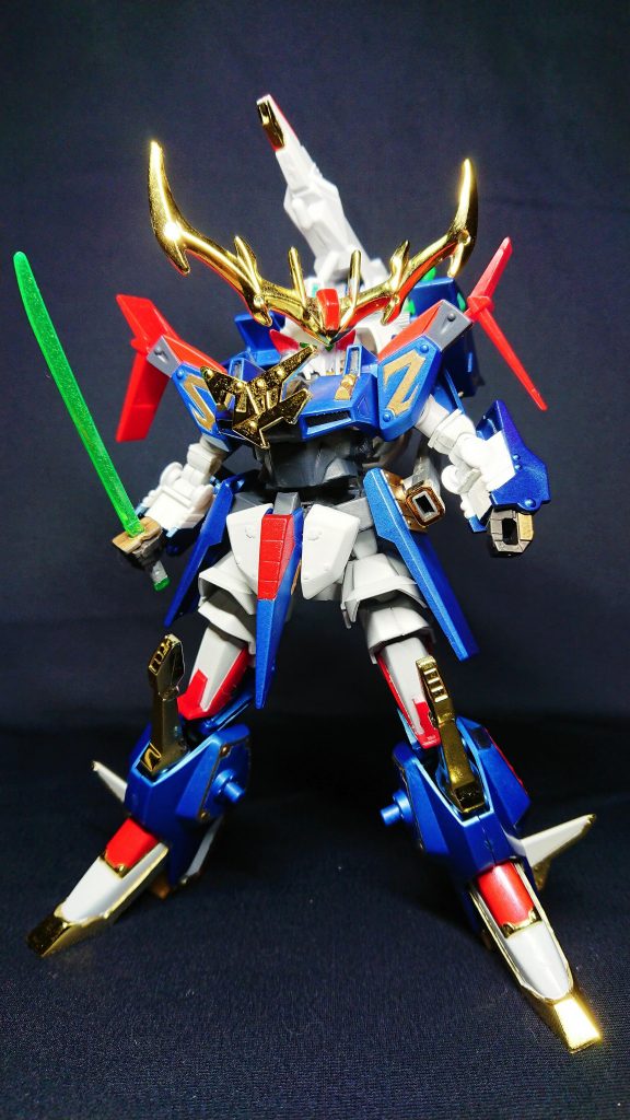 鋼丸 金剛鋼丸形態当時のままを意識し、手足の延長と可動を追加しています。接続が現行でよく使用されるタイプのポリキャップに変更したことで、パーツの取り外しも楽になりました。そのぶんブンドド時のパーツポロリも増w