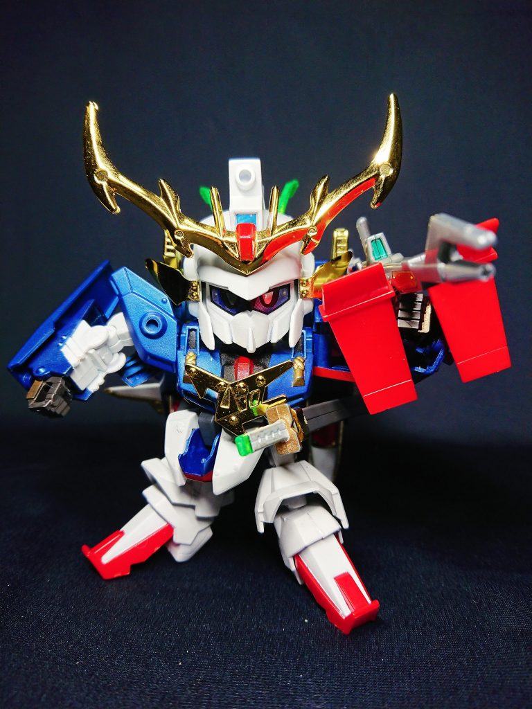 人造武者であるが、自らの意思を持ち、人懐っこいとても人間ぽい一面を持っている。怒りによって金剛鋼丸形態に変形することがあるが、意識を無くしてしまうので、なるべく怒らないようにしている。