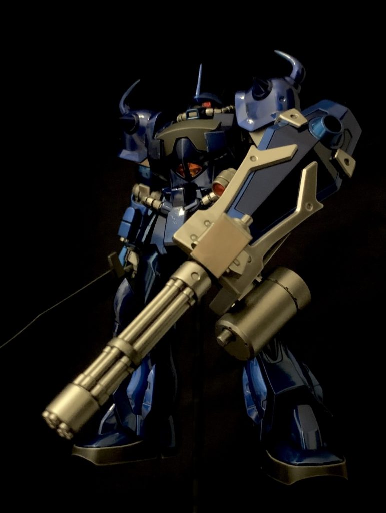 このザクにはない悪〜い感じが好きです。盾に火薬盛り盛りのガトリングはどう考えてもヤバいですが、そこも嫌いじゃないのは私だけではないはずw