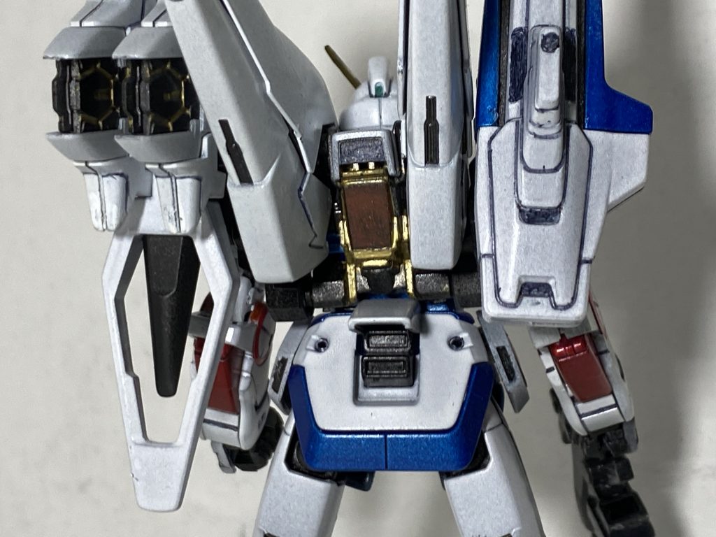 特に改造はなくV2同様メタリック塗装のみしてあります。背面は申し訳程度ですがアレンジを加えました。