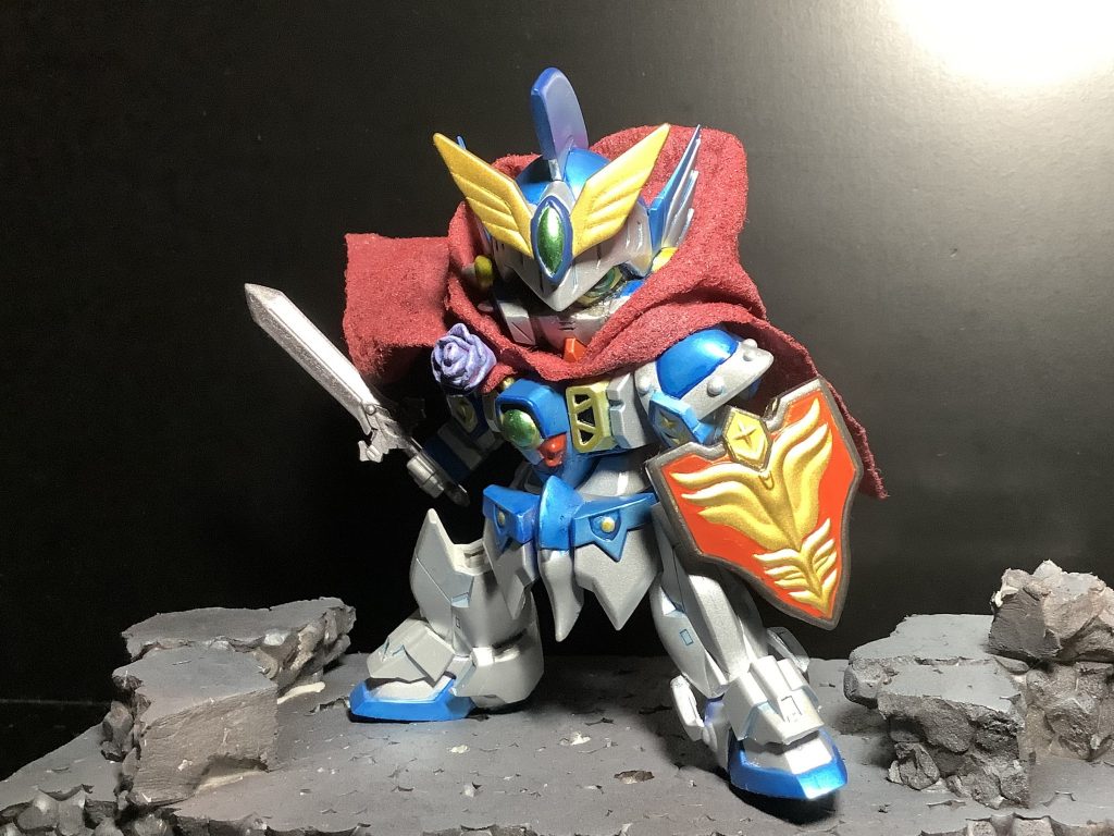 んでシルバー塗装後、ダダダっとノーマスキング筆塗装1日仕上げで走りました！正直もう少しバイオレットかネイビーよりで塗るつもりだったのですが、試してみた下地活かし艶消しメタリックブルーが鮮やかだったのでそのままにしてみました！原作イメージとは離れますが、華やかにはなったかと思います^ ^