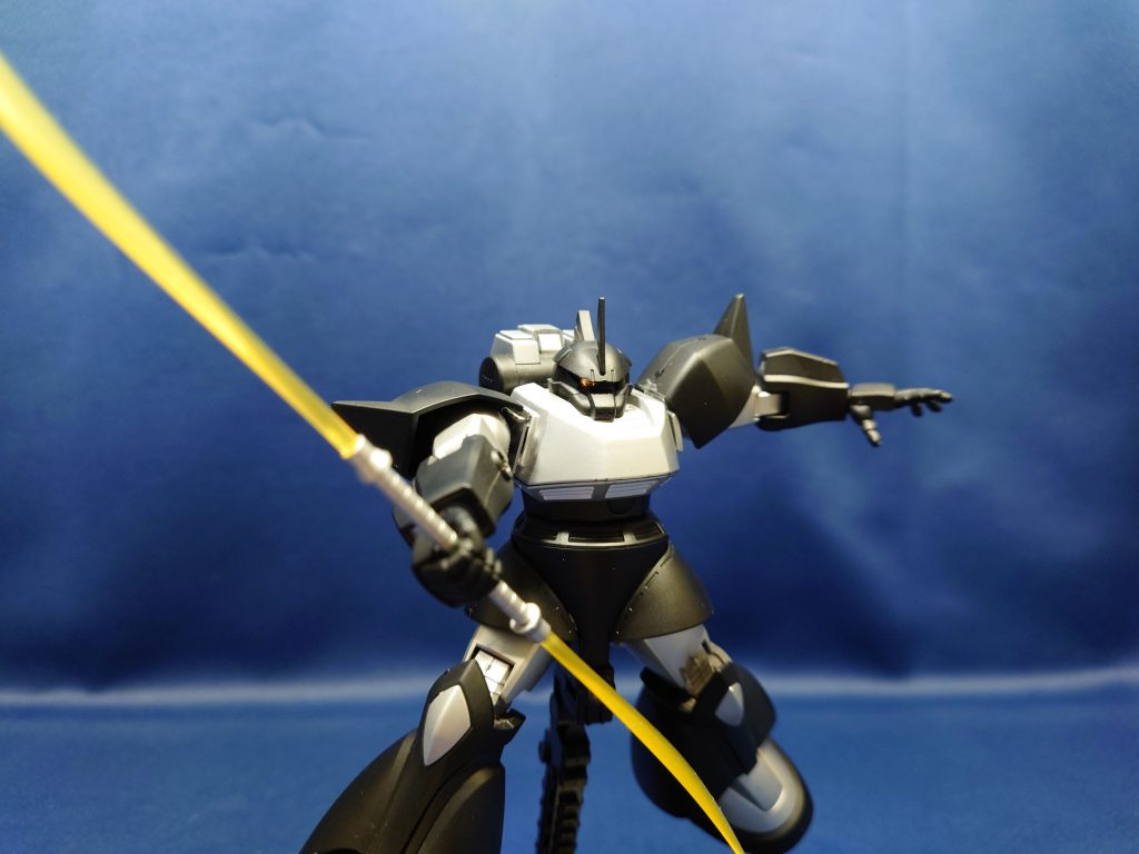 最後に使った塗料を紹介。黒……クレオス1500サフ ブラック銀……TS-14 ブラック→TS-30 シルバーリーフライフル……同サフ→S28 黒鉄色バーニア内部……ガンダムマーカー細先セット2 ロイヤルメタレッドライフルスコープ……ガンダムマーカー ガンダムホワイト→ガンダムマーカー ガンダムピンク