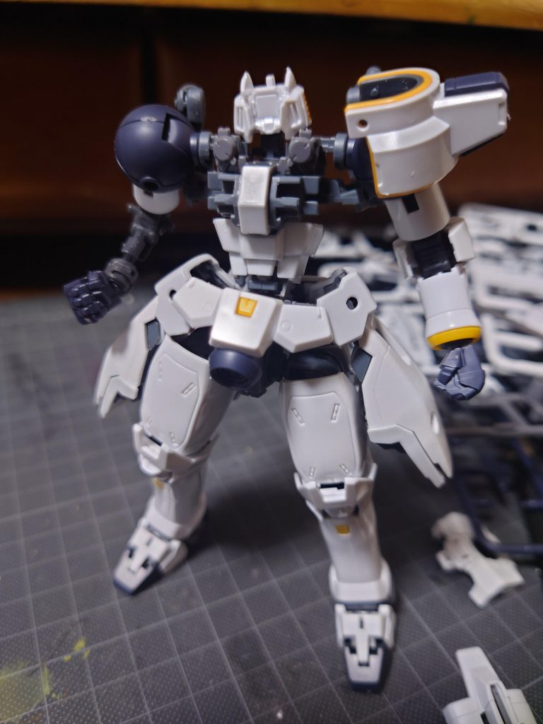 建造途中。「君素顔は思ったよりリーオーだな」と感じました。