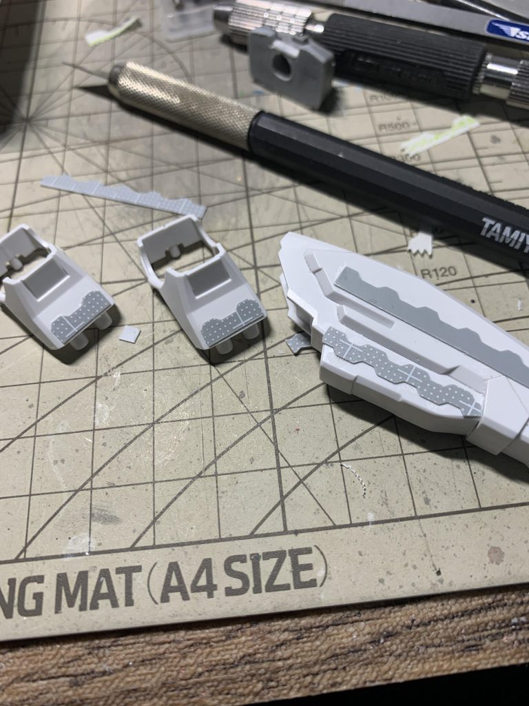 あんまり手間を掛けずを目指したので、ほぼノーマルです。少しスジボリ追加した程度かな。あとはWaveのプラバンカッターを雑に貼り付けてディテールふやしてみたり。これはもう少しちゃんと使えばもっとよくなりそう。 