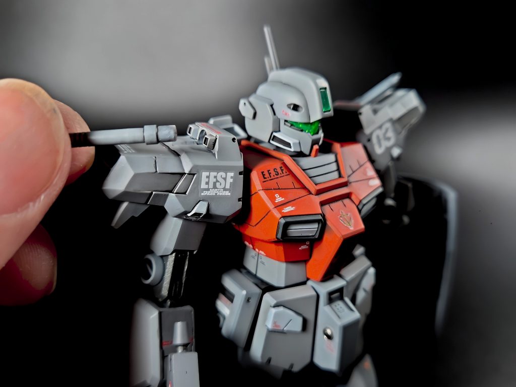 出来上がった後には絶対に触らないから別パーツ化する意味は全く無いのに…3Dプリンターでビームサーベルの柄の部分だけを出力