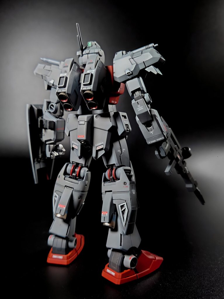 個人的にバックパックがつるっとしている印象を受けたので余剰パーツで排熱ダクト風に