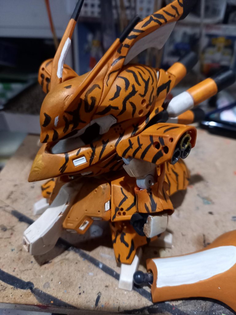 特に工作はないです。ただただ何度も塗り直し