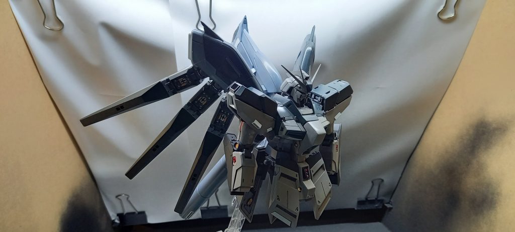 組み立て中のお気に入りの一枚です。