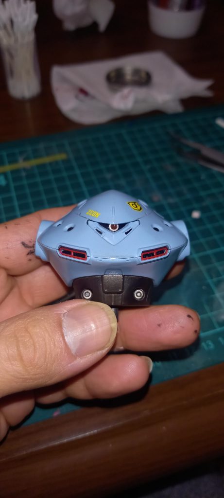 モノアイを３ミリプラ棒とレジン液で自作してます。