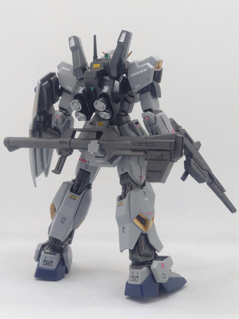 バーニアはシルバーにしました。チューブはぺんてる筆ペンのシルバーで。（水性だから拭き取りが楽♪）