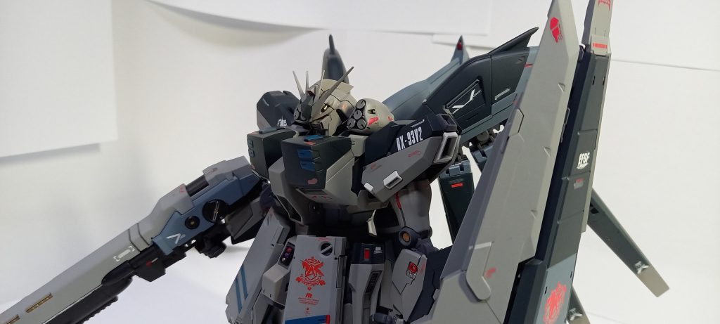 バストアップです。頭部とHWSのミサイルポッドが干渉してしまうのが難点です…