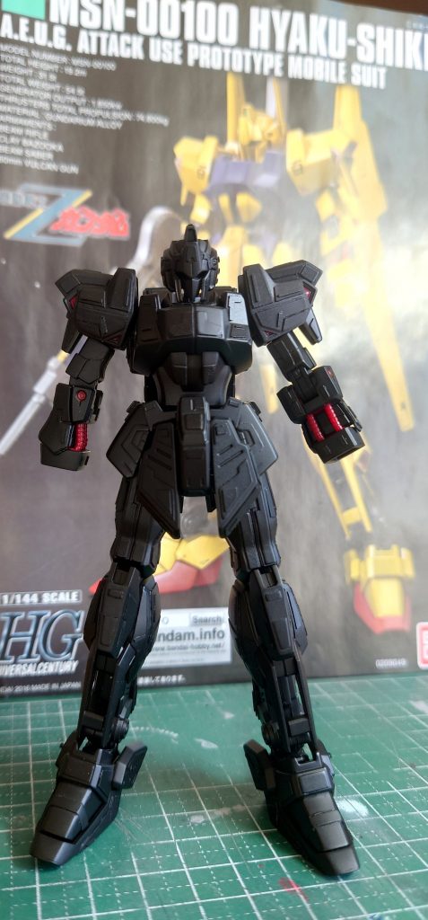 これでいいのか?と自問自答しながらプラ板をひたすら貼付け、サフを吹いてようやく「イケんじゃね?」と自分に言い聞かせたところ。