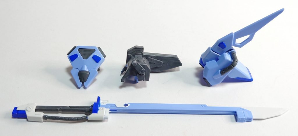 ストライカー部分だけで並べて。ミキシングと言ってもシュベルトゲベールの穴を広げてコレクションシリーズのバックパックに付けれるようにしただけ。