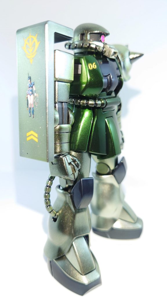 胴体部分の緑はスターブライトシルバーの上にGXクリアグリーンにクリアーイエローで調色して色が鮮やかすぎたのでGXクリアブラックで落ち着かせました。