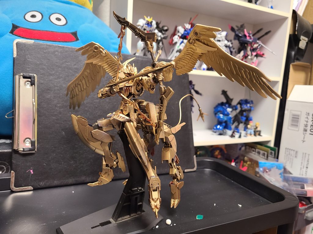 翼が巨大なために背景が間に合わなかった仕様 