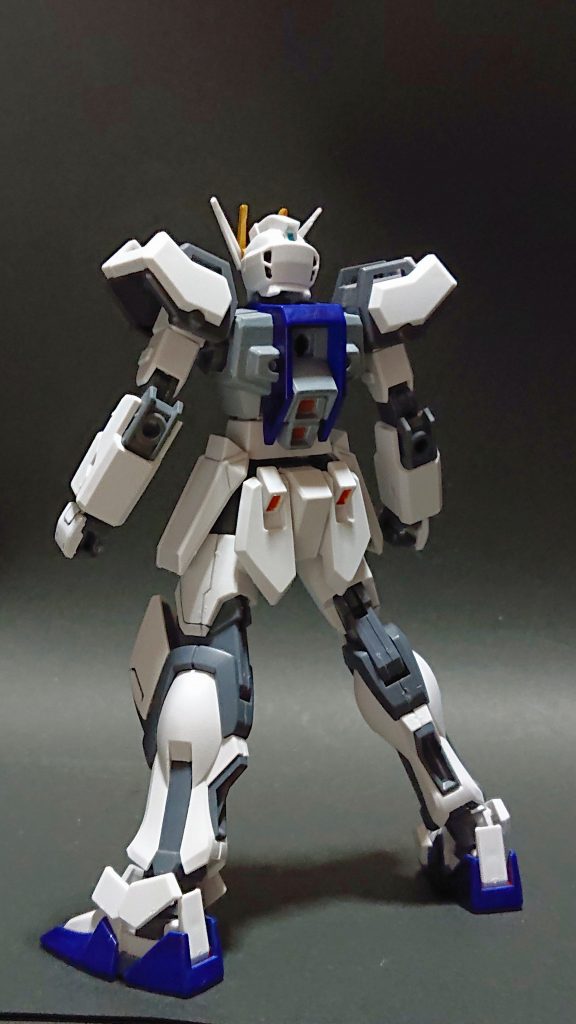 生憎武装は壊してしまったので( ；∀；)、以前制作したRGストライクのナイフを流用しました(^^;