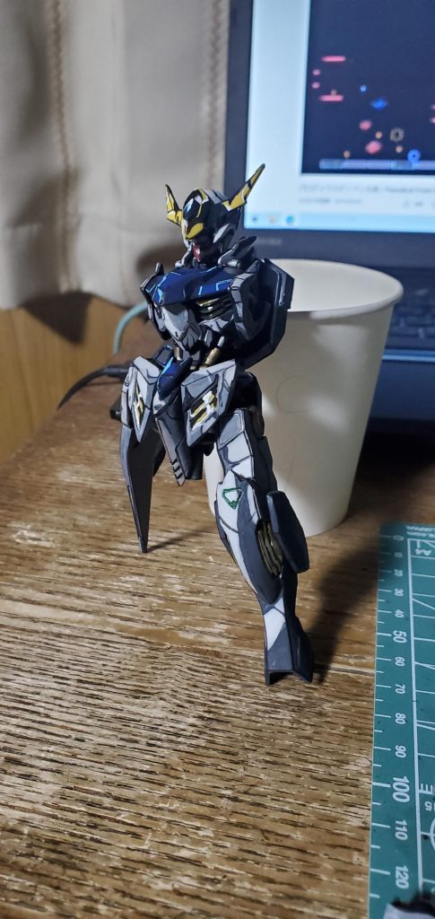 我慢できなくて塗ったそばから組んでいく