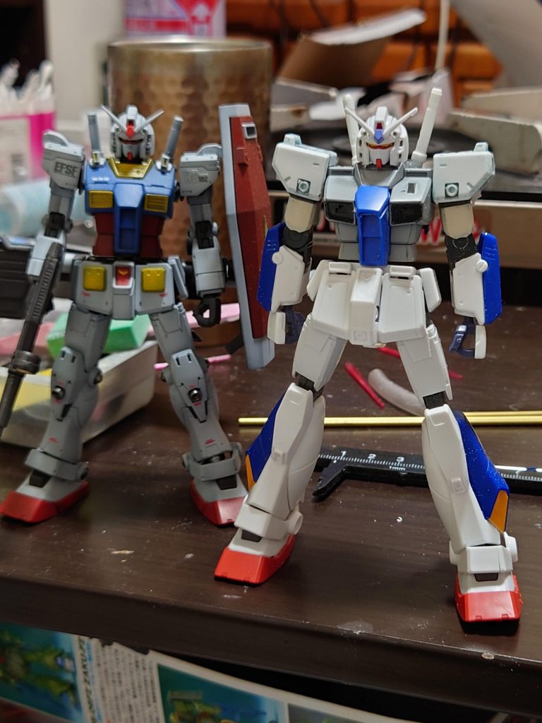 プランＢ。冒頭のコンセプトから練り直して、オリジンガンダムの太腿、コクピット周りを移植。ジム・カスタムのスマート過ぎる胸部とオリジンガンダムベースのパーツがどうもイメージに合わなかったので、ジム・クゥエルの胸部と胴体を使用してみました。