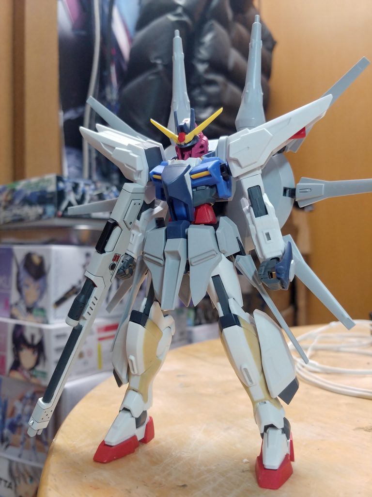 大体サフ前。足のパテは完全に元のモールドを潰す勢いで盛るべきだった。削り混みでもっと一体感を出せたと思う。要反省材料。