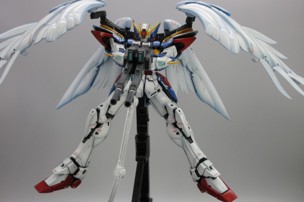 お馴染みの射撃姿勢股関節の位置を前後に移動出来るので長い脚をより長く見せれますこれは当然前で