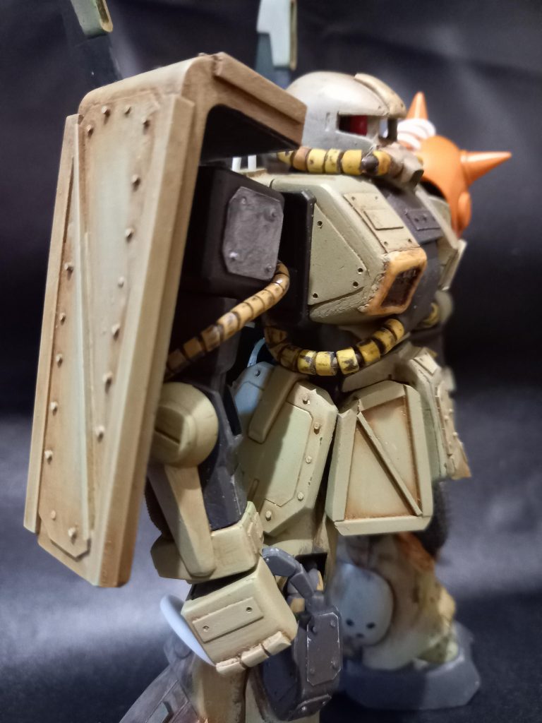 なんちゃってブラボーリベット フロントアーマー大型化 プラバン イヤホンチューブで飾り付け。