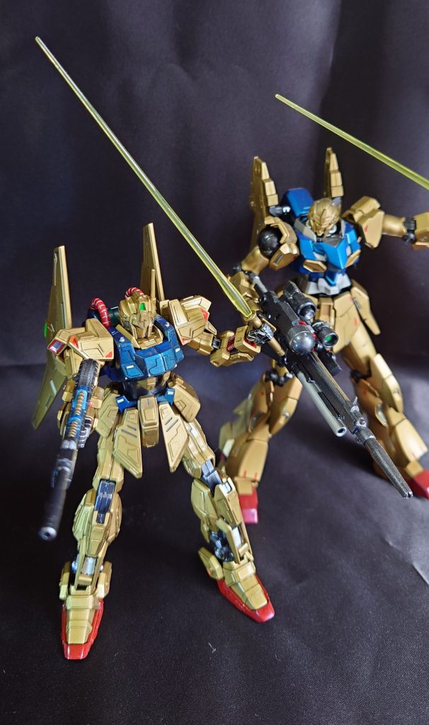 以前投稿した「ノースリーブの再来」さんと。ゴールドの調色は同じですが、今回の方が薄めにしたことで、掠れた「仏像感」のあるゴールドを狙いました。イージーペインターでもグラデーション塗装に近い感じが出せれば立体感が増すかな~、と思ったけどウェザリング無し(墨入れだけ)でここまで成れば自分としては上々です(笑)