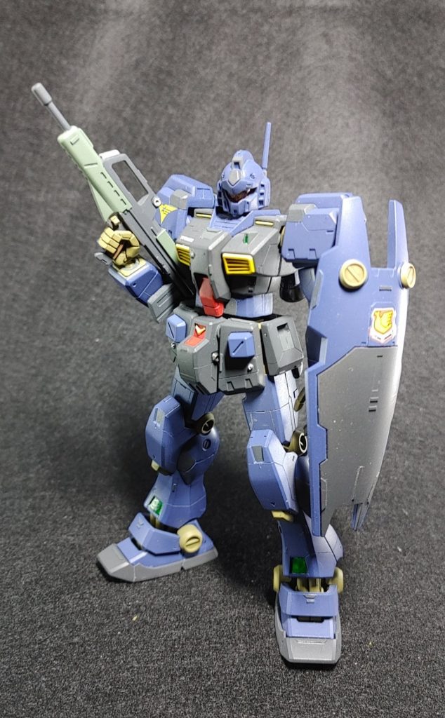 素クゥエルにも換装できます。頭と腰と武器しか違いませんが…