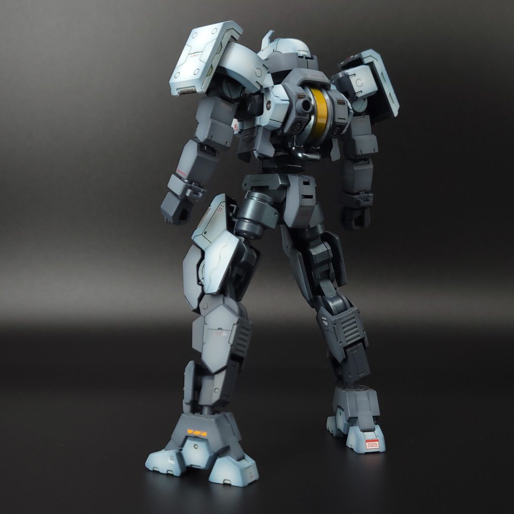 リヤビュー（武装なし）エイハブリアクターは例外なくテカテカにしたくなってしまいます