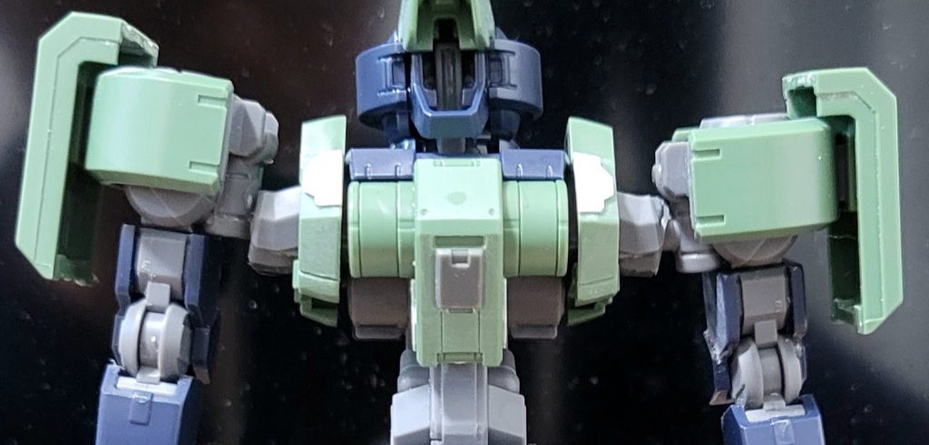 おまけ（肩関節移動）これくらい肩を上げました元キットは首が長く、肩が低いため、少し貧弱な印象を受けたためです