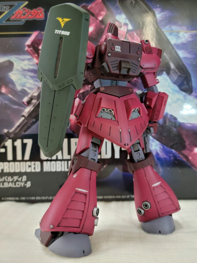 グラデ塗装仕上げは、ずっと憧れてて…、エアブラシ無くっても、ウェザリングカラーとメラミンスポンジで出来ると知り挑戦してみました。仕上がりは…グラデ風になってるけど写真では分かりにくいですね(ダメ?)。全体的にちょっと黒っぽくなり引き締まった感じ。もう少し黒強めても良かったかな?