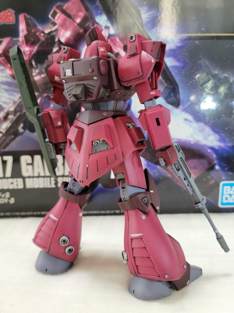 ふくらはぎの内側とおしりに推進用スラスター、背中のバックパックと足の裾に姿勢制御用のバーニア付けてます。