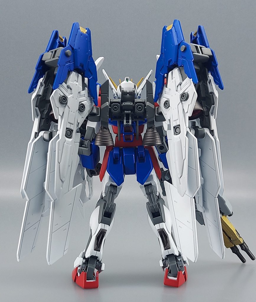 XXXP-00W　ウイングストライカーTV版ウイングゼロの特徴である背部のウイングユニットを30MMのパーツ(一部ガンプラのパーツを使用)にてストライカーパックとして作成しました